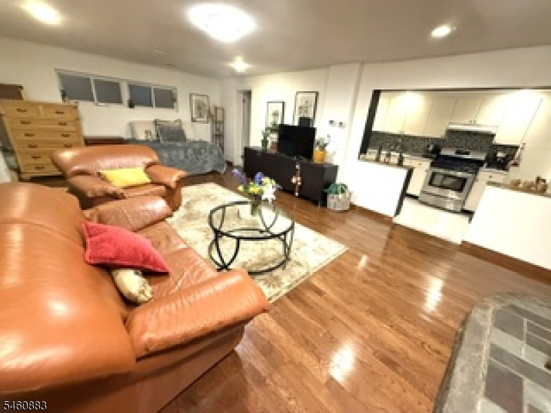 2 Lafayette Ave Property Photo 2
