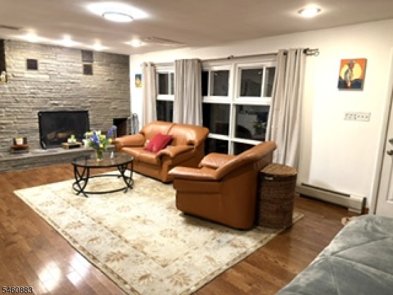 2 Lafayette Ave Property Photo 3