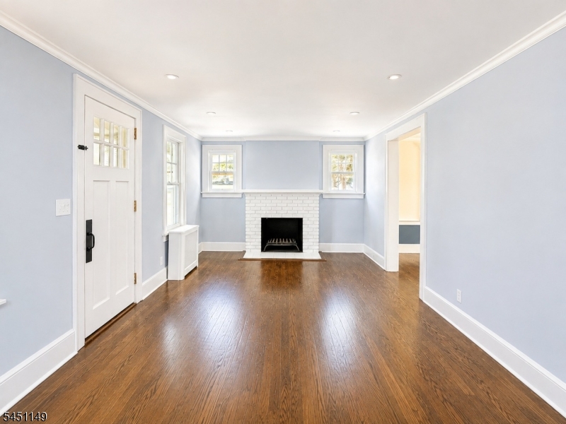 11 Van Dyke Pl Property Photo 4