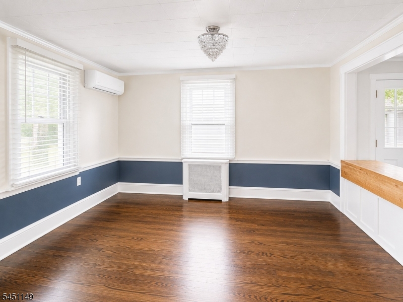 11 Van Dyke Pl Property Photo 5