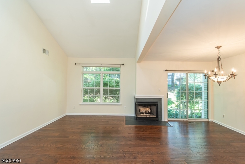 122 Woodmont Dr Property Photo 3