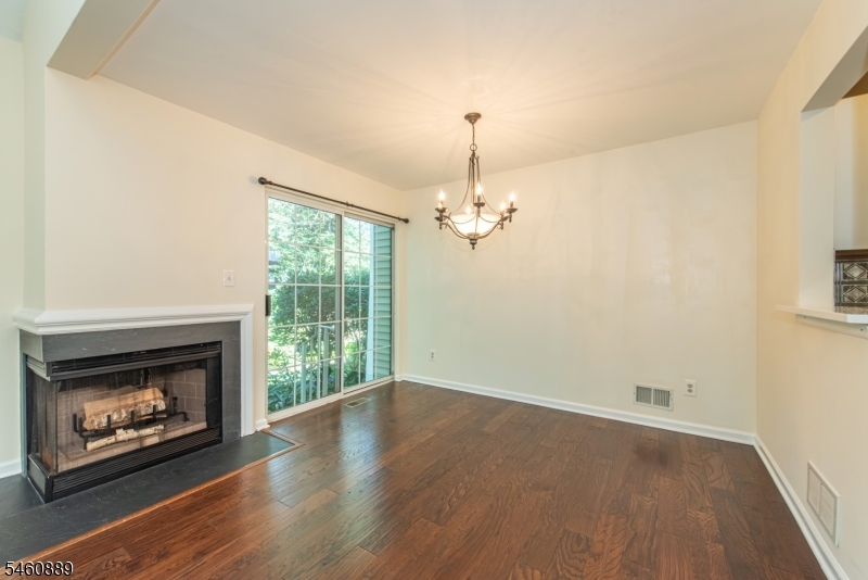 122 Woodmont Dr Property Photo 4