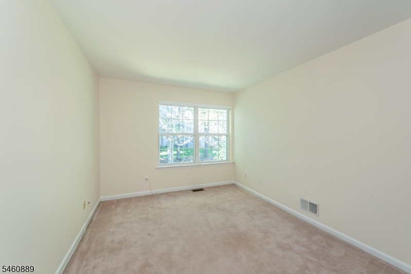 122 Woodmont Dr Property Photo 15