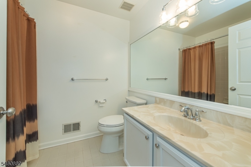122 Woodmont Dr Property Photo 16