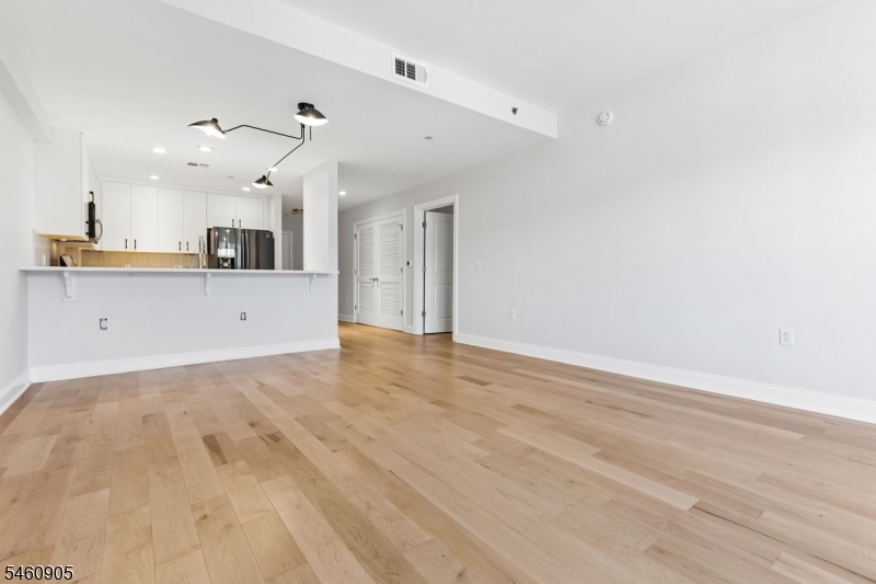 48 S Park St 517 Property Photo 8
