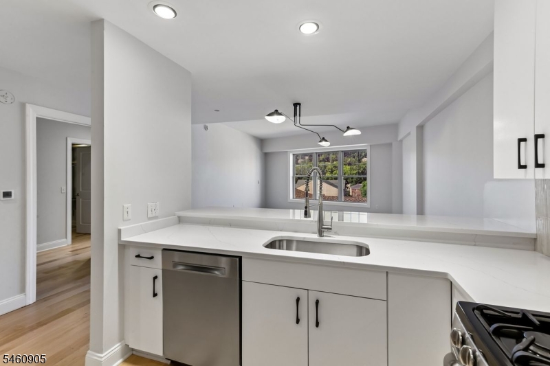 48 S Park St 517 Property Photo 18