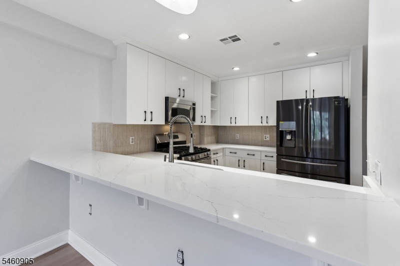 48 S Park St 517 Property Photo 20