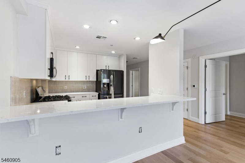 48 S Park St 517 Property Photo 22