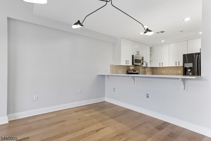 48 S Park St 517 Property Photo 23