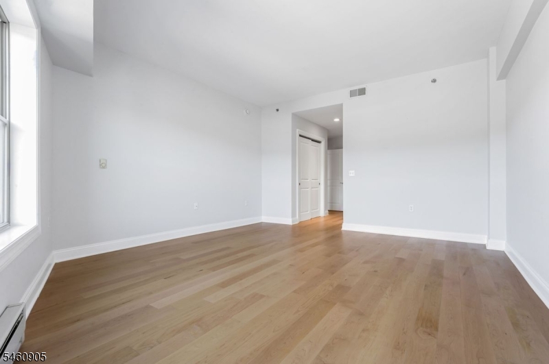 48 S Park St 517 Property Photo 32