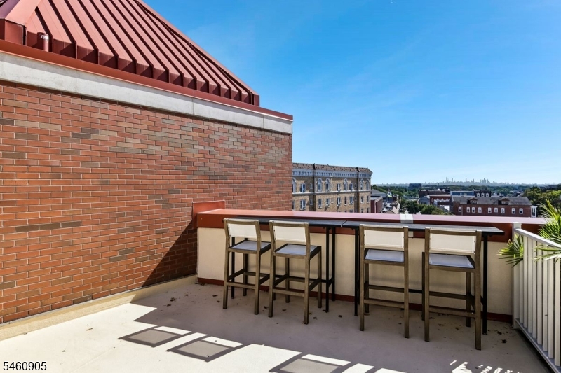 48 S Park St 517 Property Photo 44