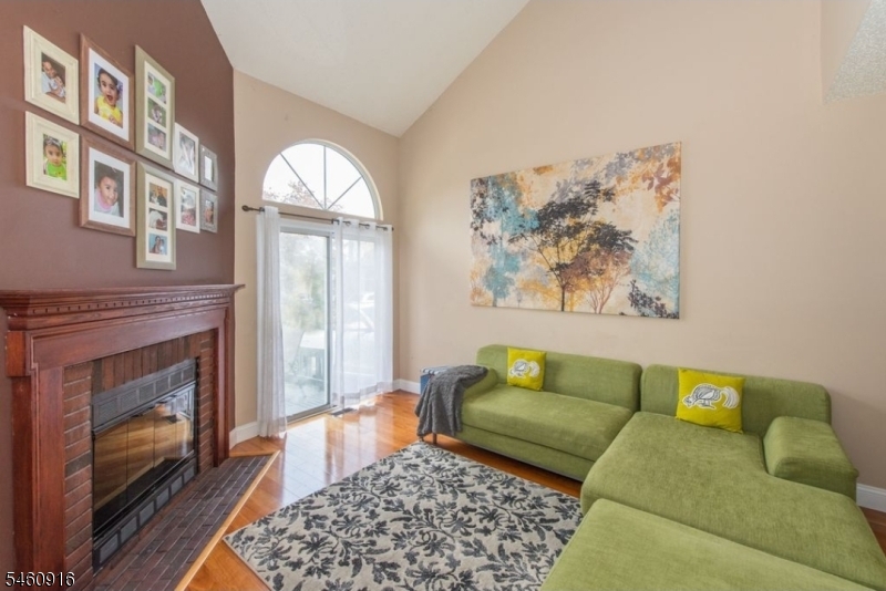3316 Park Pl Property Photo 1