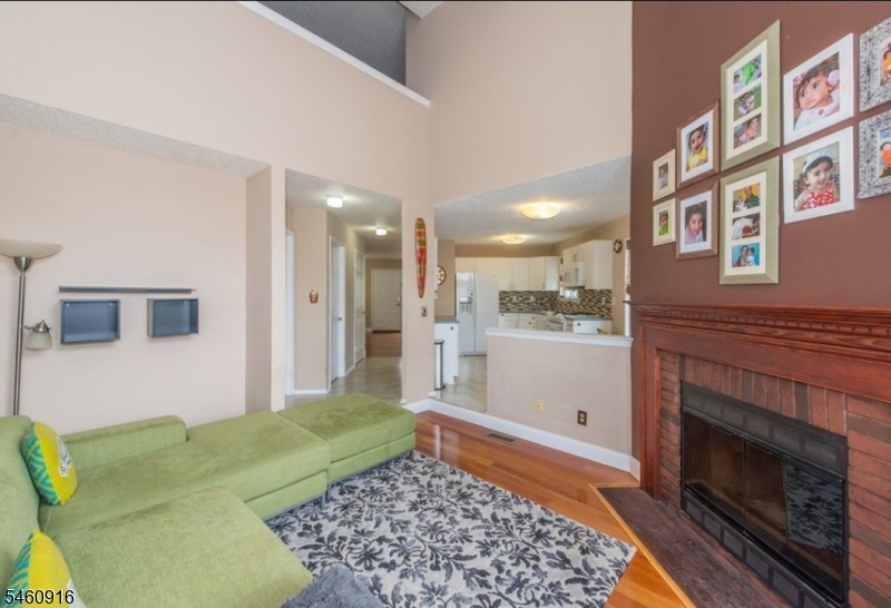 3316 Park Pl Property Photo 2