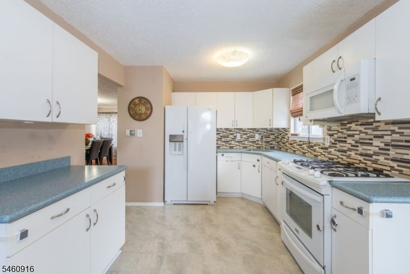 3316 Park Pl Property Photo 5