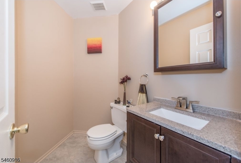 3316 Park Pl Property Photo 9