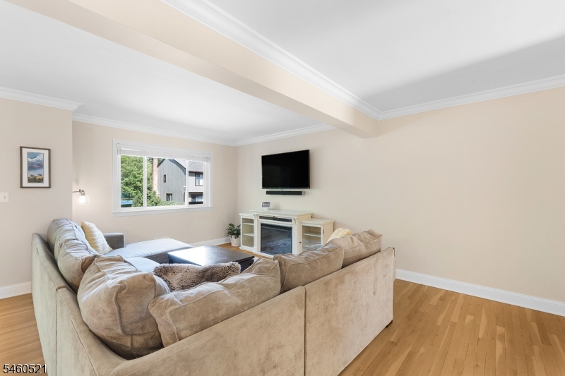 38 Park St H Property Photo 10