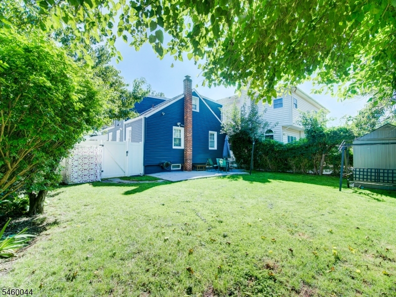 21 Columbia Ave Property Photo 23