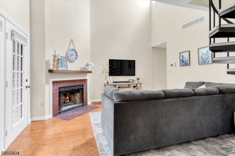 303 Tavistock Property Photo 4