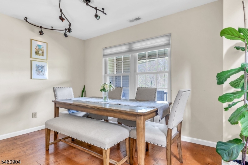 303 Tavistock Property Photo 7