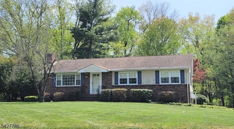 484 Stony Brook Dr Property Photo 1