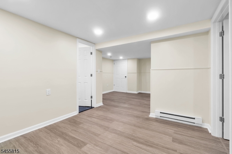 209 S Michigan Ave Property Photo 34