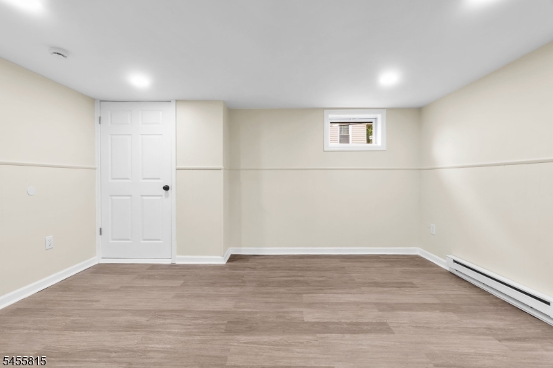 209 S Michigan Ave Property Photo 37