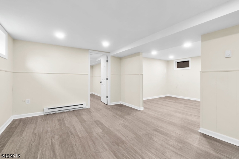 209 S Michigan Ave Property Photo 39