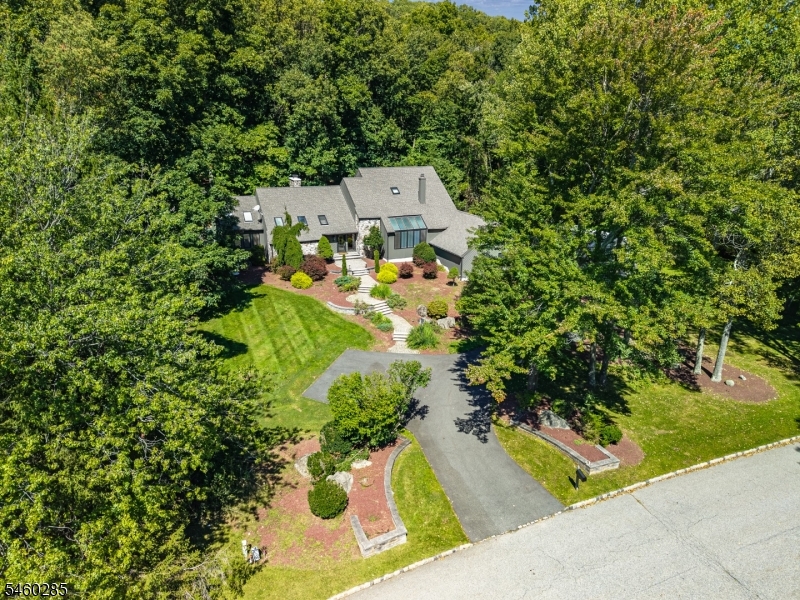 33 Radcliffe Dr Property Photo 2