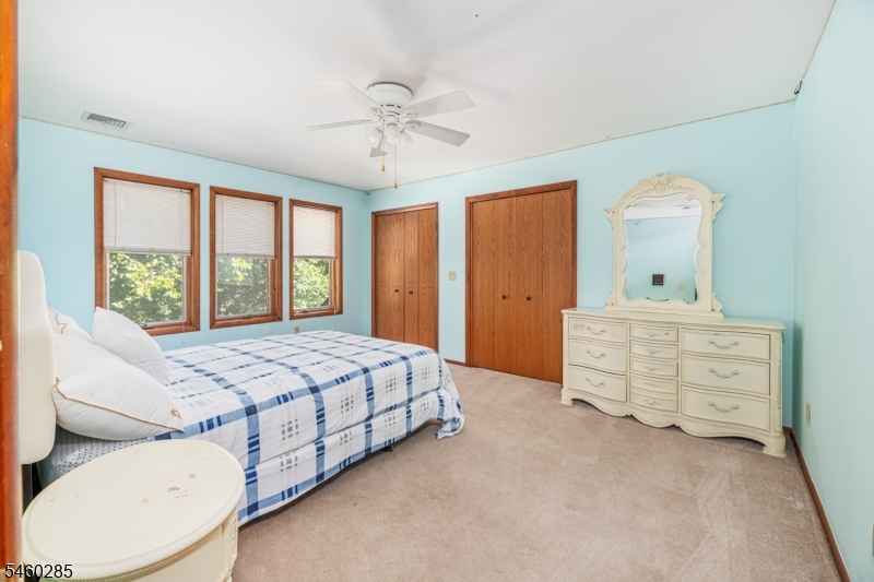 33 Radcliffe Dr Property Photo 25