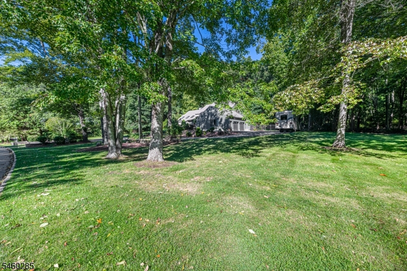 33 Radcliffe Dr Property Photo 36