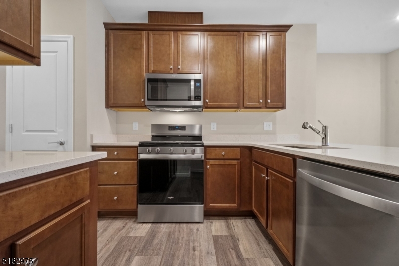 8 Jessica Ln 2103 Property Photo 1
