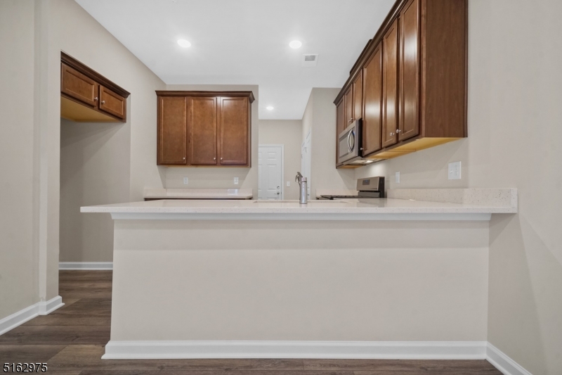 8 Jessica Ln 2103 Property Photo 7