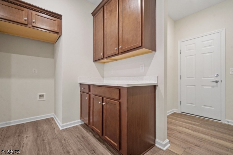 8 Jessica Ln 2103 Property Photo 13
