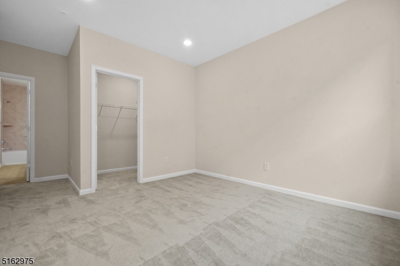 8 Jessica Ln 2103 Property Photo 17