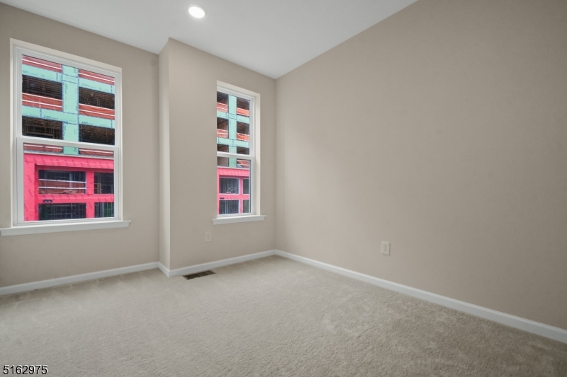 8 Jessica Ln 2103 Property Photo 20