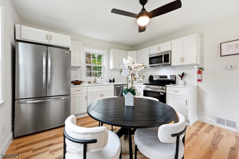 840 Berkeley Ave Property Photo 11