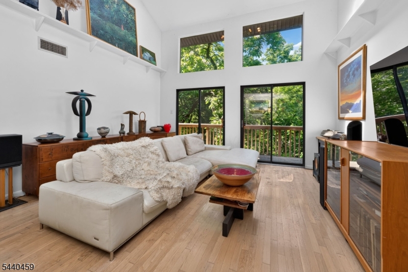 120 Swan Street Property Photo 4