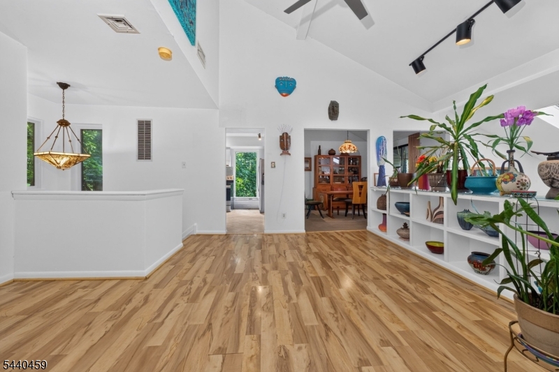 120 Swan Street Property Photo 7