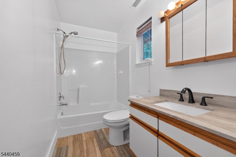120 Swan Street Property Photo 23