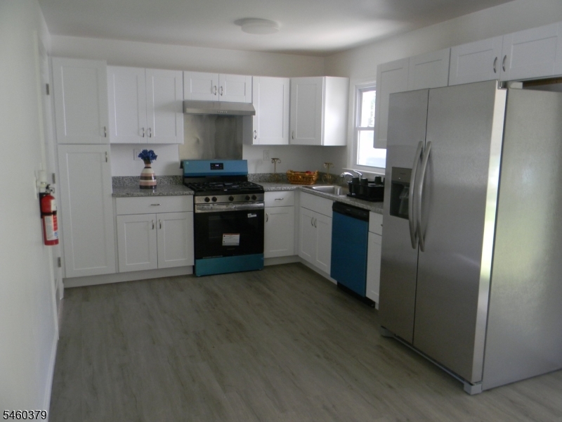 27 Violet Ter Property Photo 4
