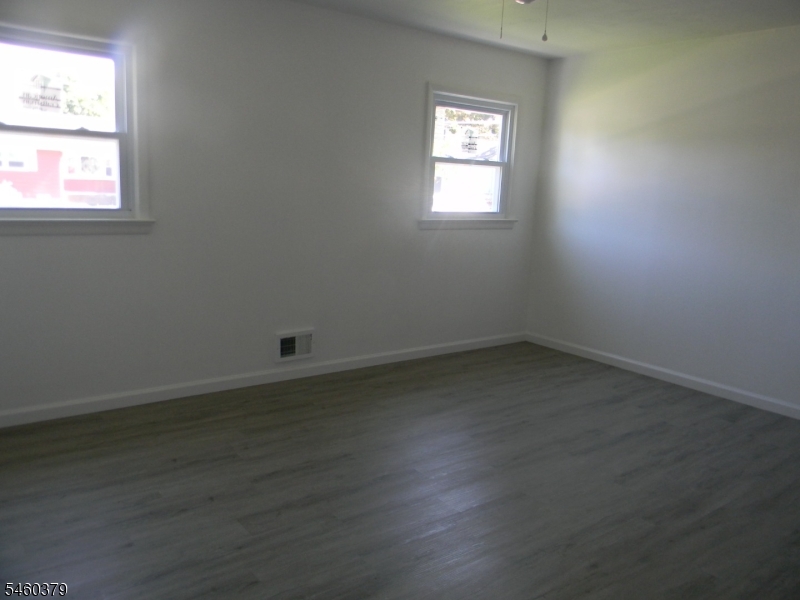 27 Violet Ter Property Photo 5