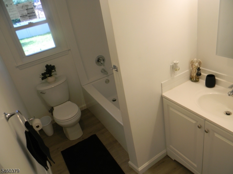 27 Violet Ter Property Photo 6