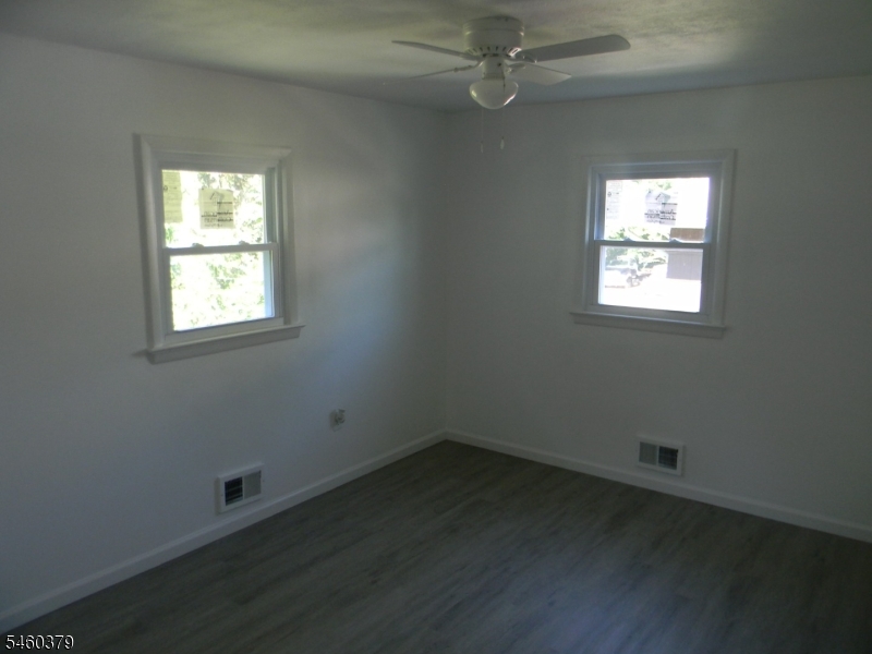 27 Violet Ter Property Photo 10