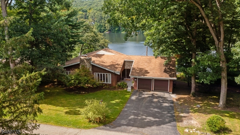 158 Kitchell Lake Dr Property Photo 2