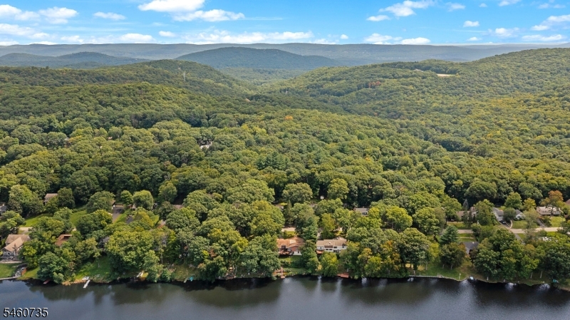 158 Kitchell Lake Dr Property Photo 8