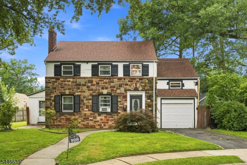 928 Beechwood Ct Property Photo 1