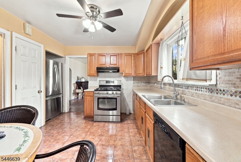 928 Beechwood Ct Property Photo 9