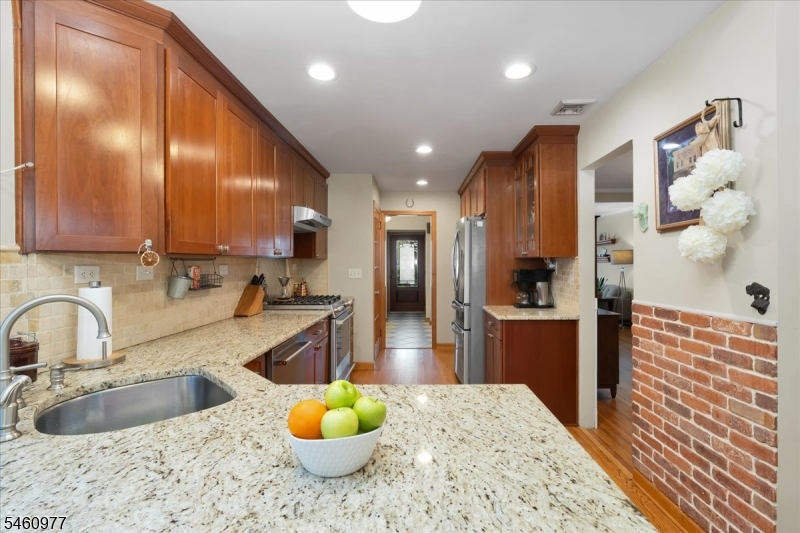 40 2nd Ave Property Photo 19