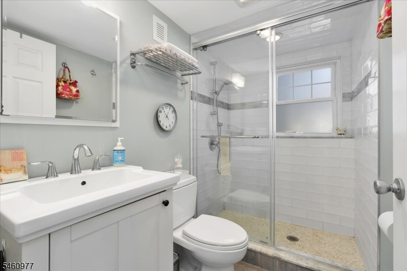 40 2nd Ave Property Photo 31