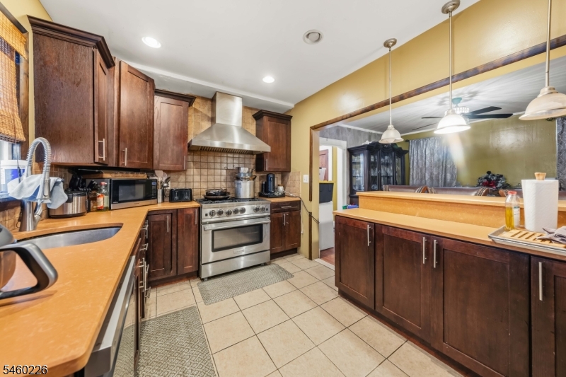 20 Berkley St Property Photo 7